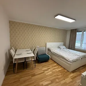 Exclusive Serviced Flat On Taborstrasse Vienna